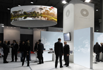 Gebogen hangende beursbanner