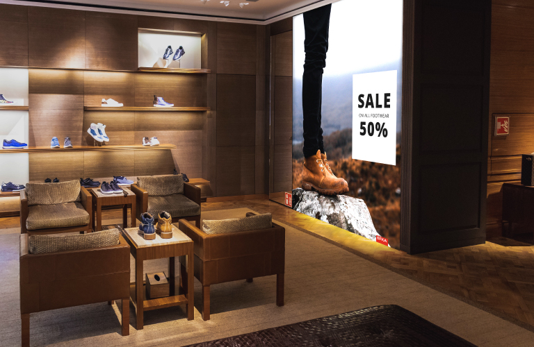 Een lightbox aan de muur gemonteerd